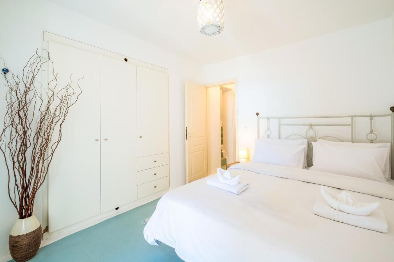 Sunny Getaway In Lia Mykonos